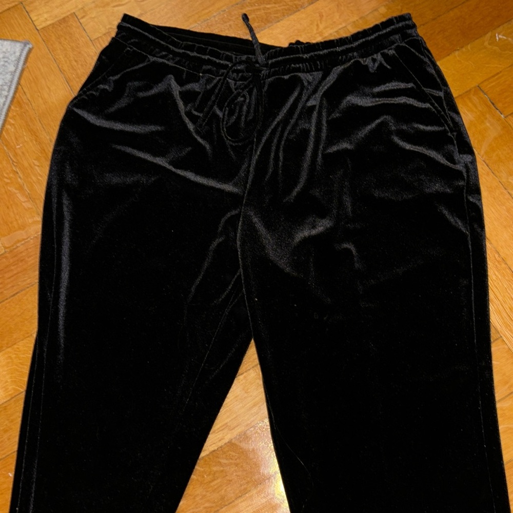 Black velvet straight leg tie pants